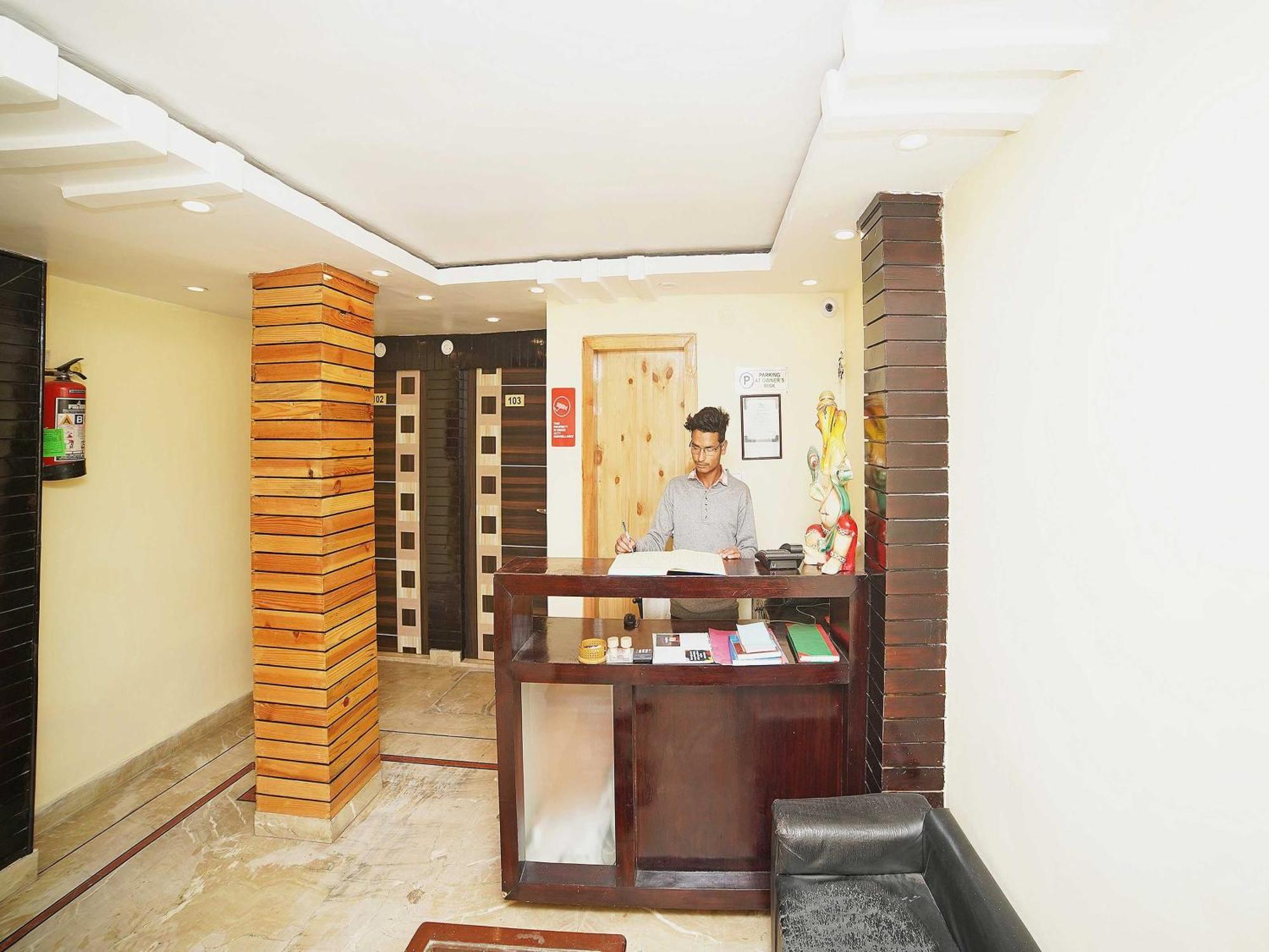 Oyo Flagship 8594 Golden Nest Hotel Nainital Kültér fotó