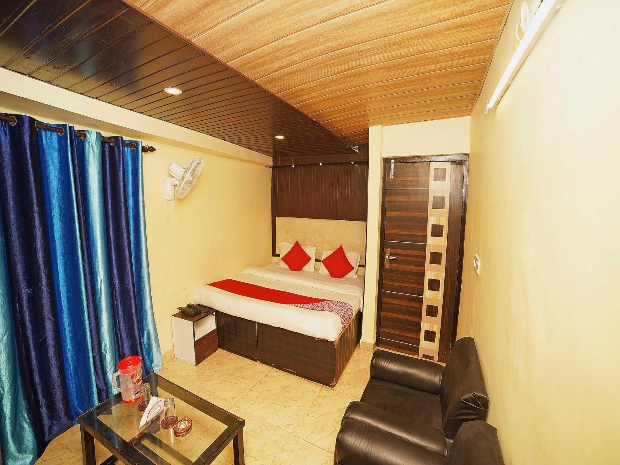 Oyo Flagship 8594 Golden Nest Hotel Nainital Kültér fotó