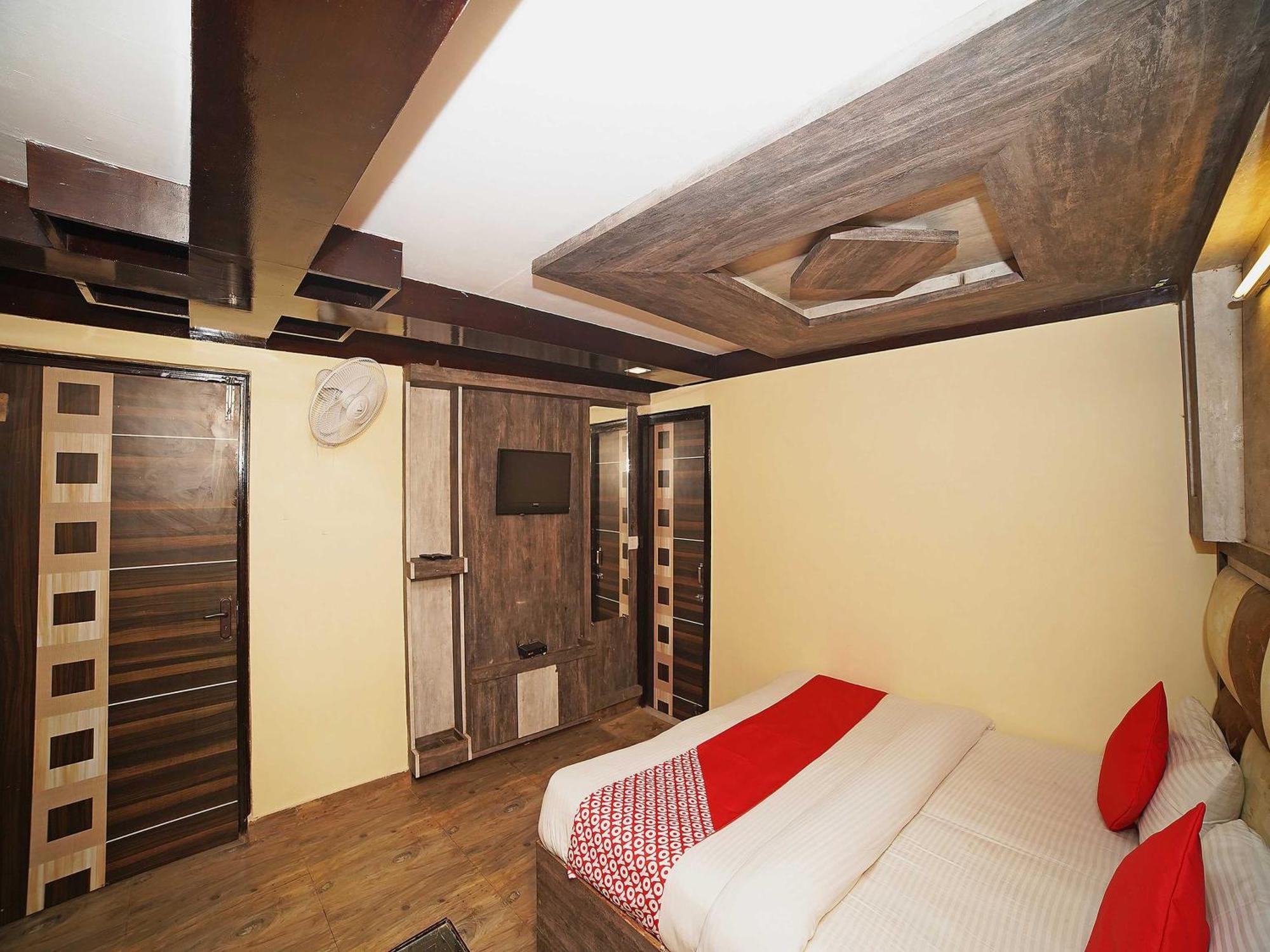 Oyo Flagship 8594 Golden Nest Hotel Nainital Kültér fotó