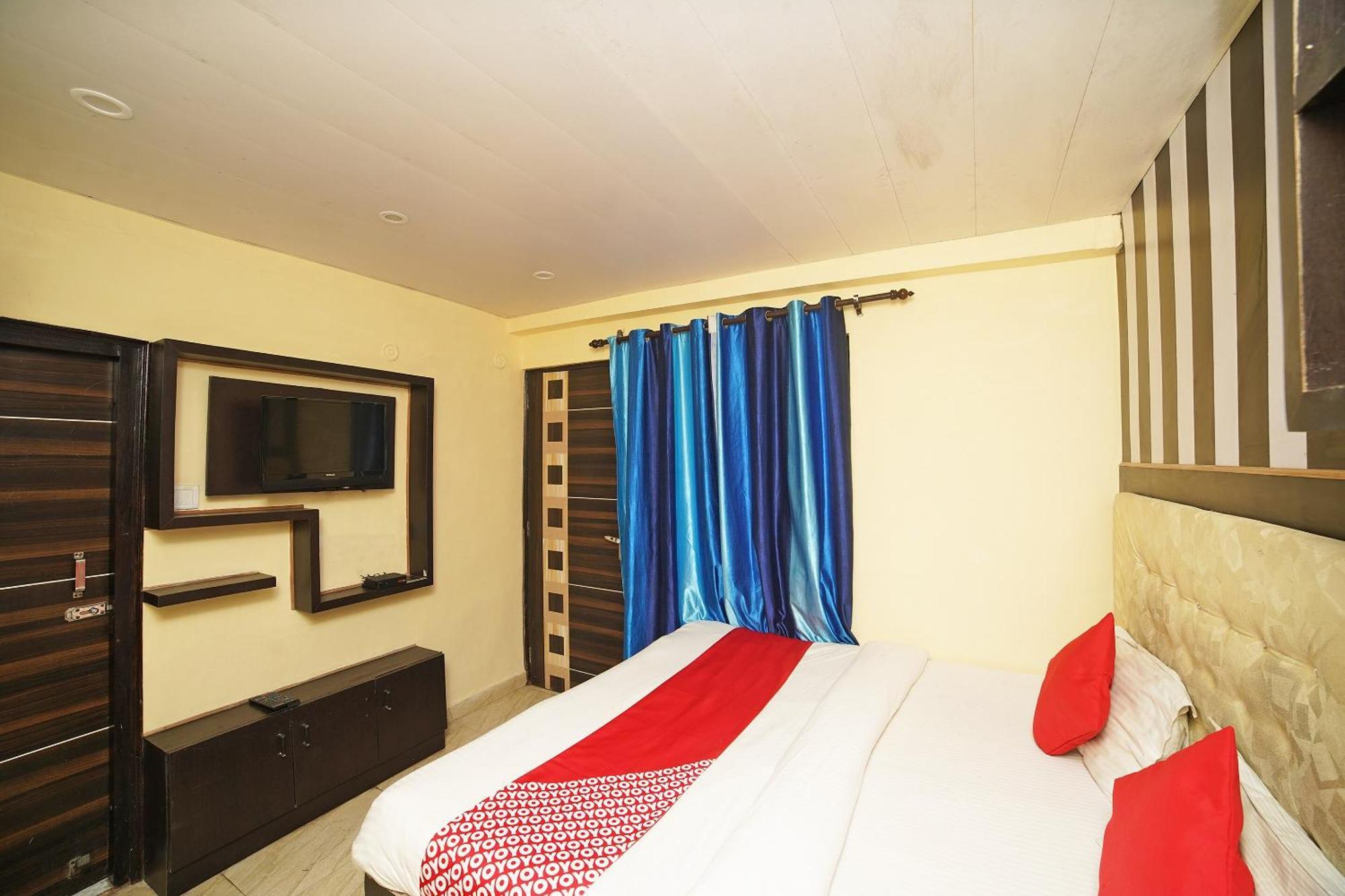 Oyo Flagship 8594 Golden Nest Hotel Nainital Kültér fotó