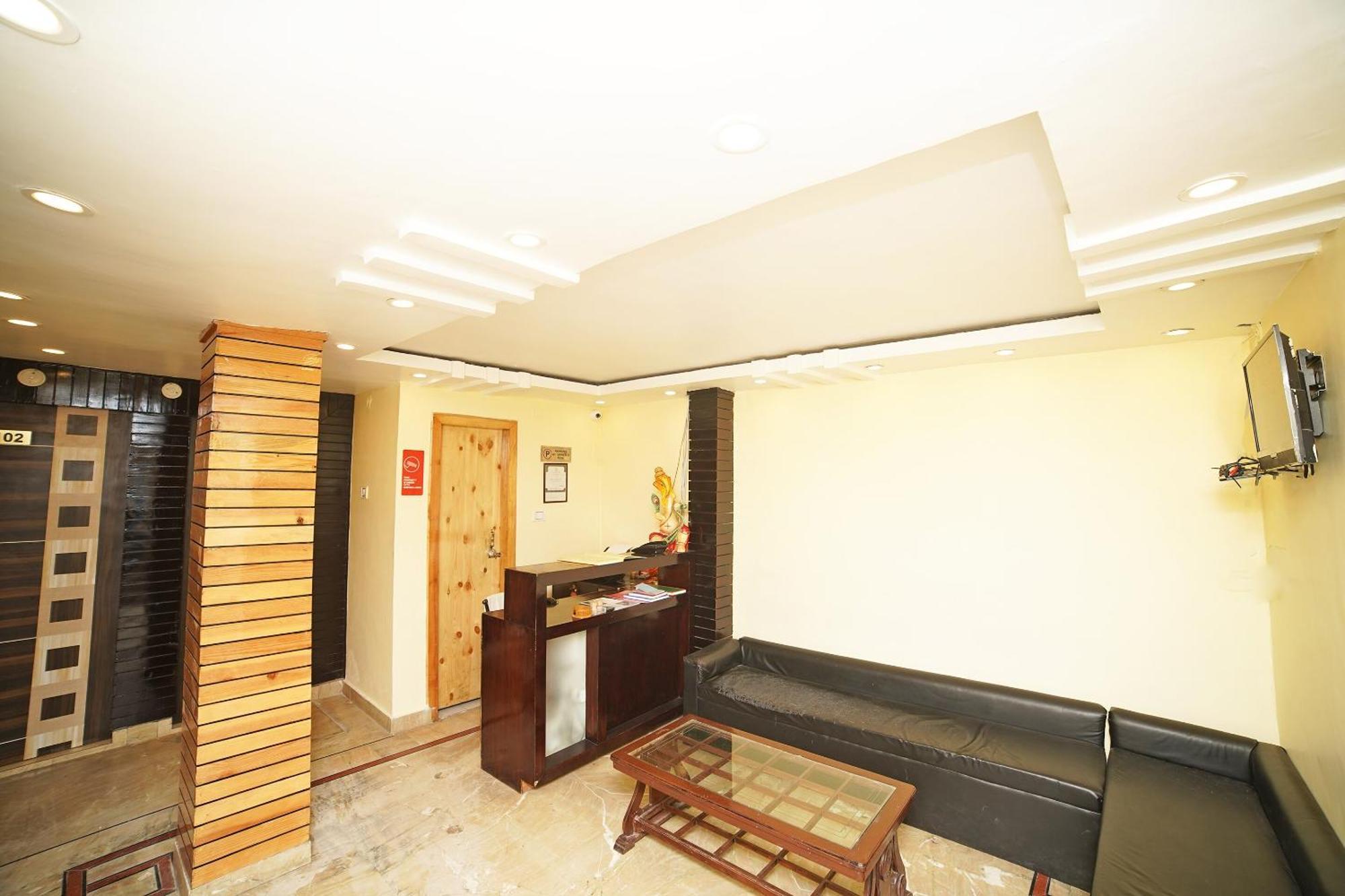 Oyo Flagship 8594 Golden Nest Hotel Nainital Kültér fotó