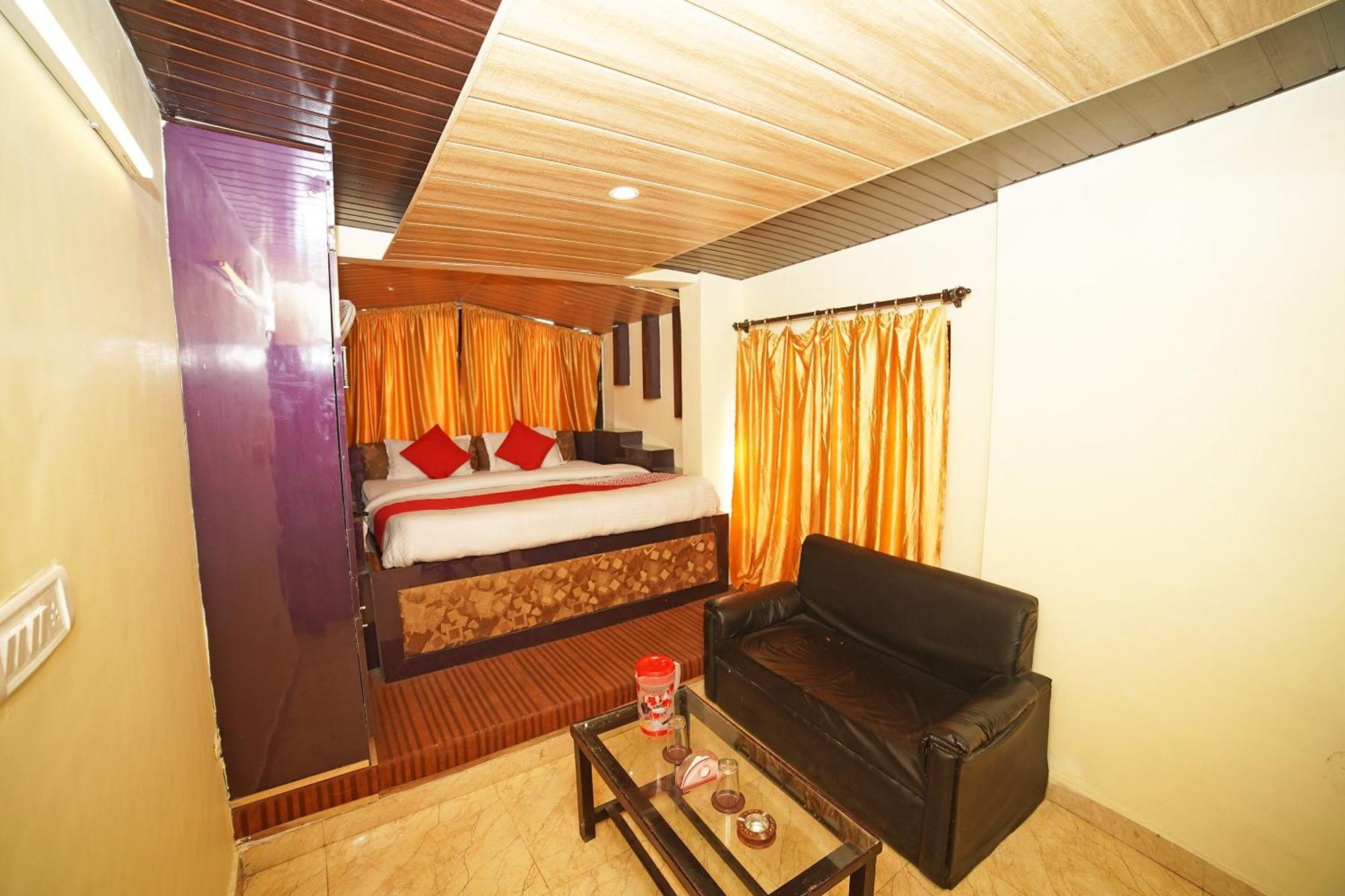 Oyo Flagship 8594 Golden Nest Hotel Nainital Kültér fotó